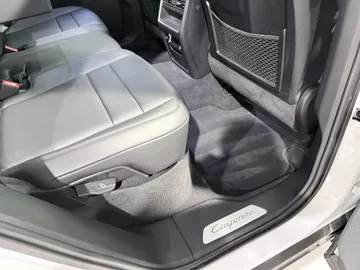 Car image 38