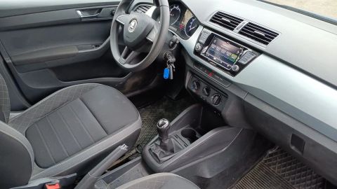 Car image 13