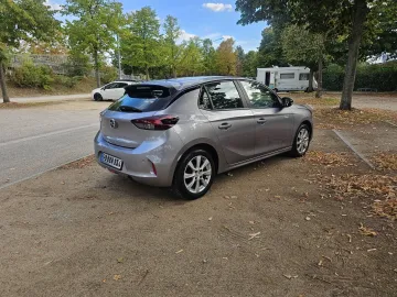 Car image 26