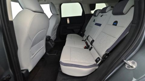 Car image 25