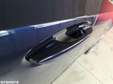 Car image 40