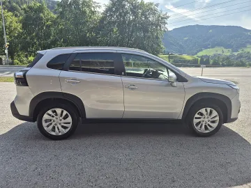 Car image 4