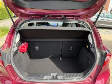 Car image 27