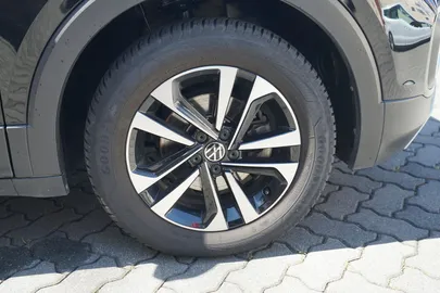 Car image 36