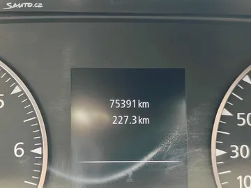 Car image 38