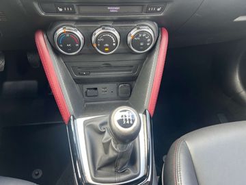 Car image 14