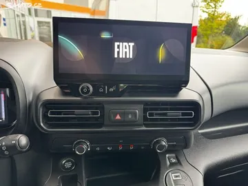 Car image 29