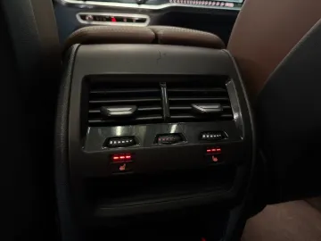 Car image 48