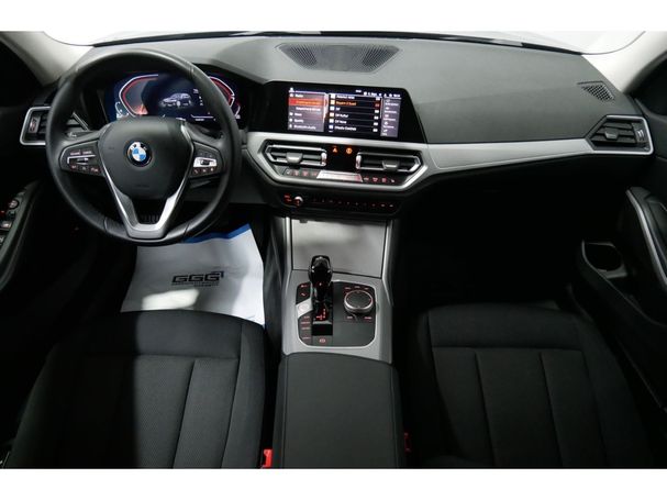 BMW 320d Touring Advantage xDrive 140 kW image number 11