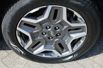 Car image 33