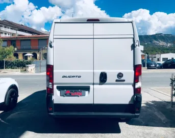 Car image 24