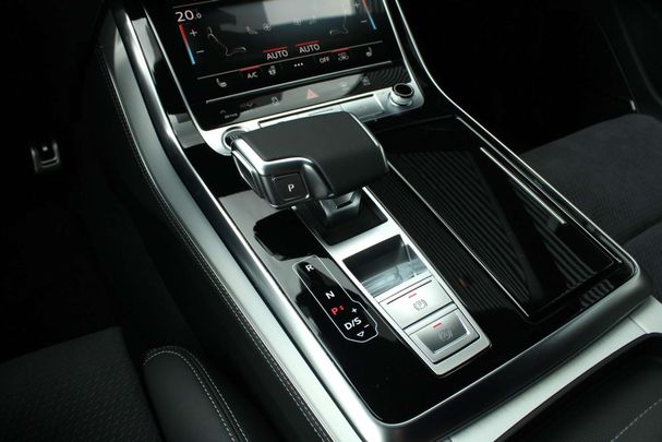 Audi Q8 55 TFSIe quattro 290 kW image number 50