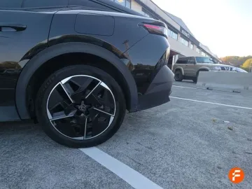 Car image 32
