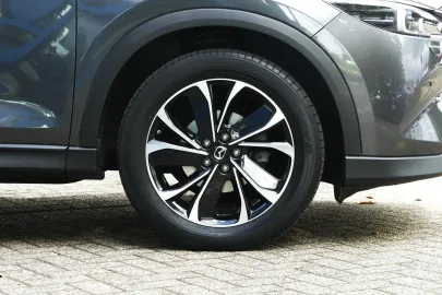 Car image 19