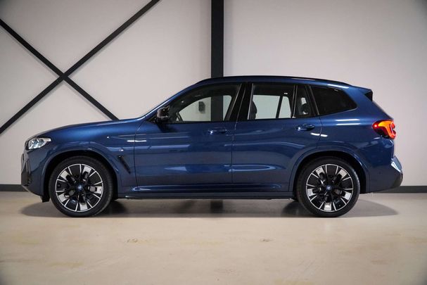 BMW iX3 M Sport 210 kW image number 31