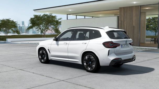 BMW iX3 210 kW image number 3