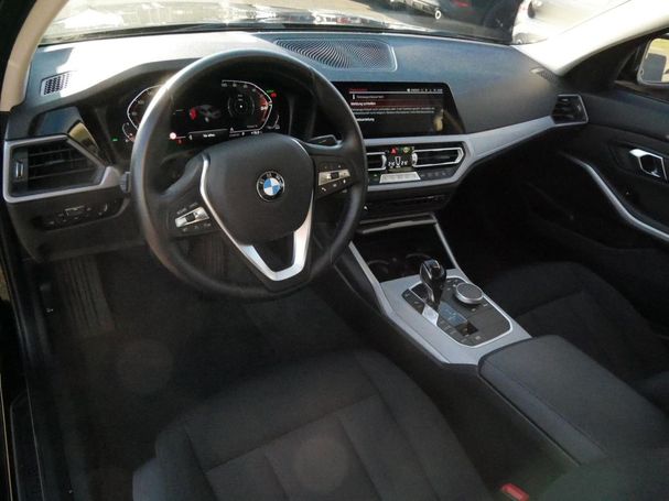 BMW 318i 115 kW image number 6