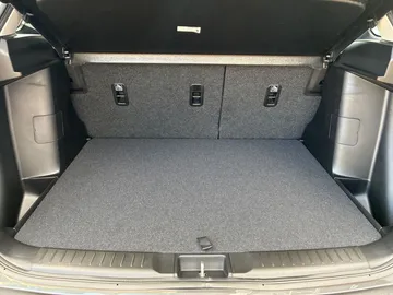 Car image 29