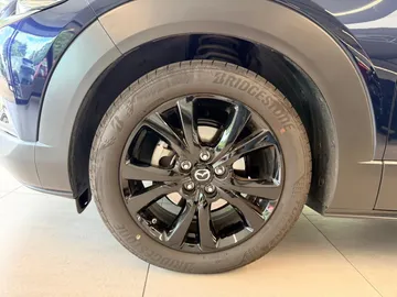 Car image 21