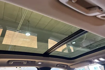 Car image 38