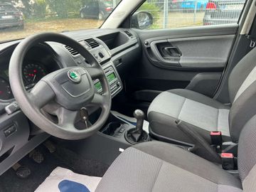 Car image 12