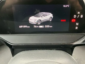 Car image 28