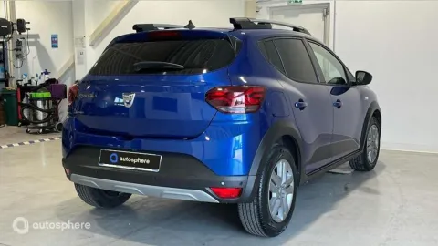 Car image 5