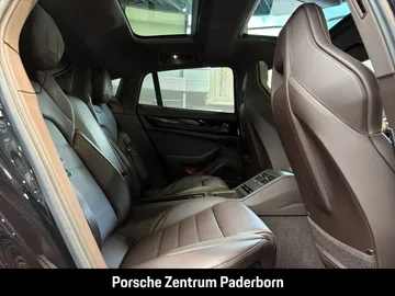 Car image 34