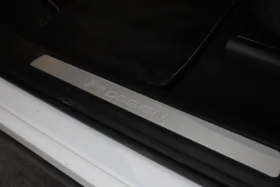 Car image 35