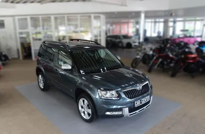 Car image 4