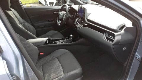 Car image 8