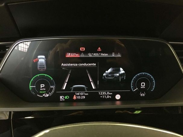 Audi e-tron 50 quattro S-line 230 kW image number 28