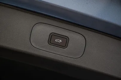 Car image 36