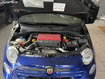 Car image 18