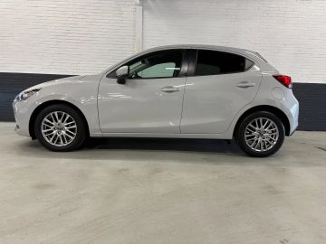Car image 3