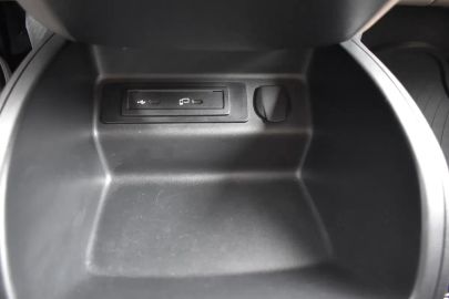 Car image 37