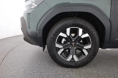 Car image 30