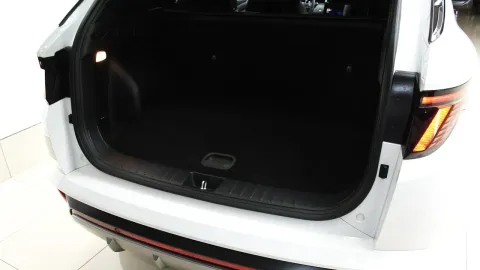 Car image 27