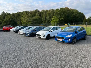 Car image 21
