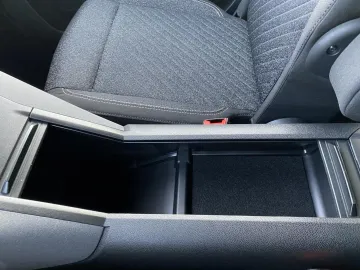Car image 48