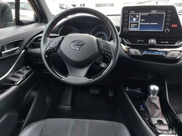 Car image 12