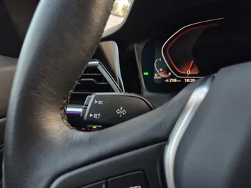 Car image 32