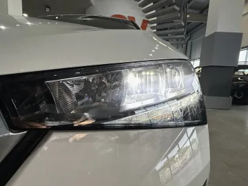 Car image 30