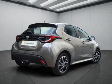 Car image 2