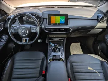 Car image 4