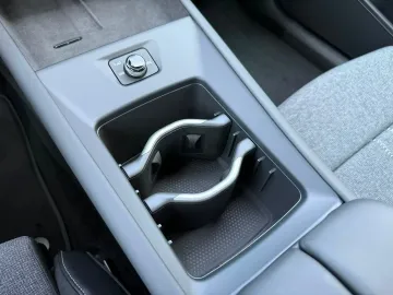 Car image 35