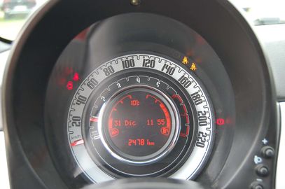 Car image 12