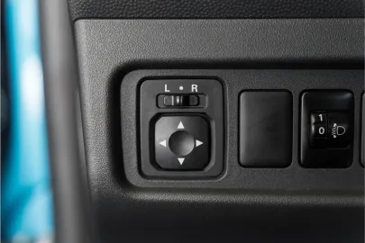 Car image 28