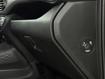 Car image 38