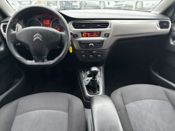 Car image 12